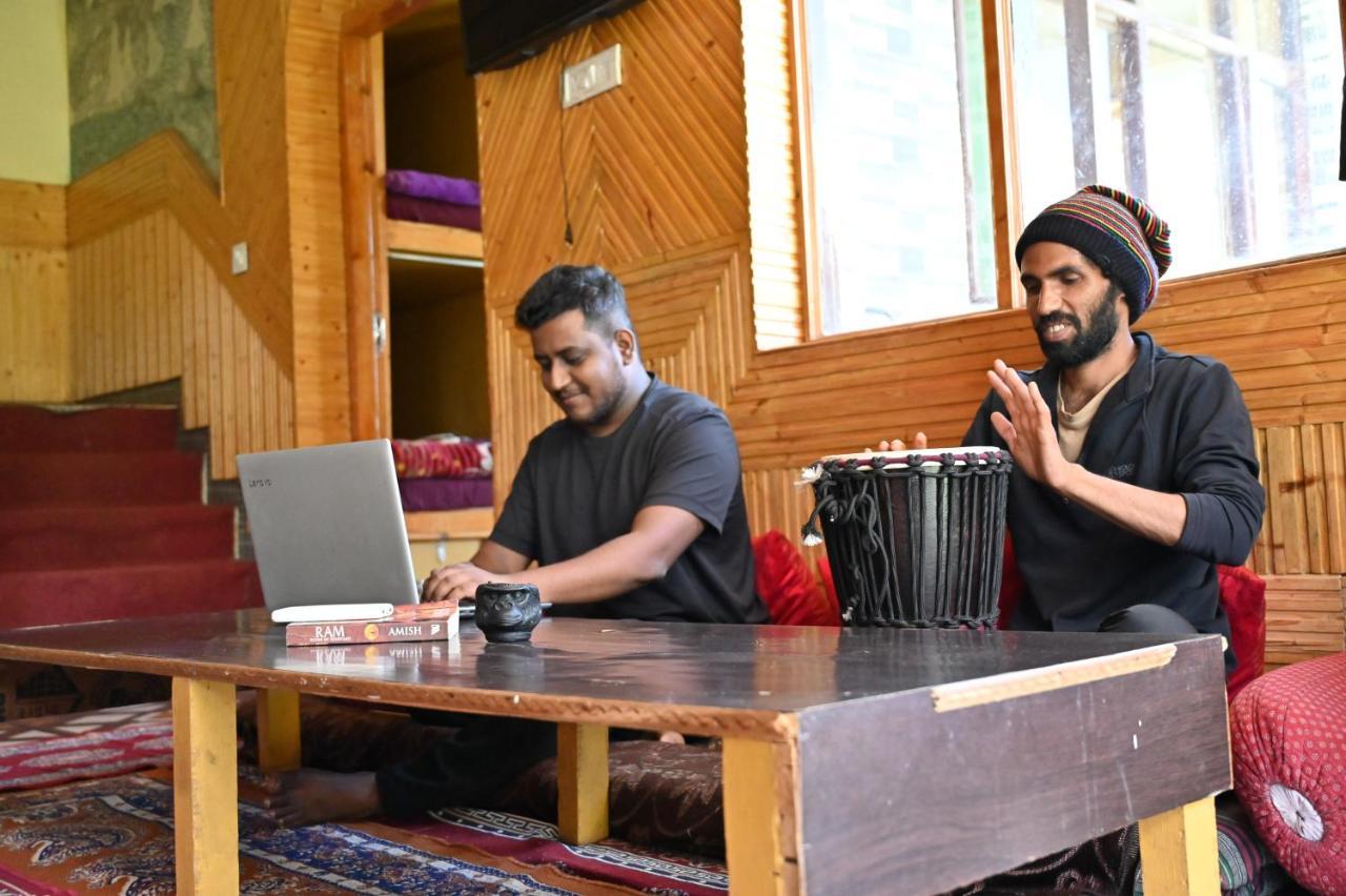 Indian Backpackers Hostel Manāli Exteriér fotografie